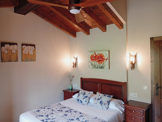 Bedroom 2, Hotel el Rincon de Yaxu, Asturias