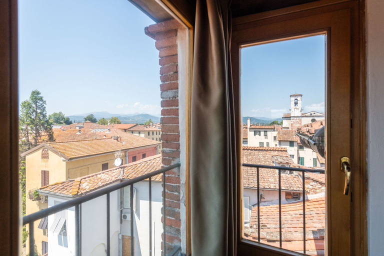 Room 2, Horizon Vista Penthouse, Lucca