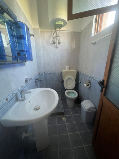 Bathroom 3, Villa Andrea, Vlorës