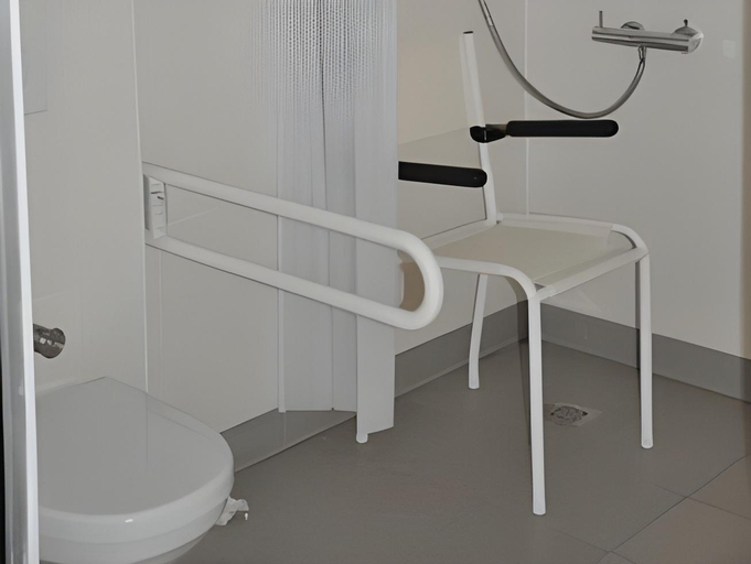 Bathroom 3, Hotel Aan Zee, West-Vlaanderen
