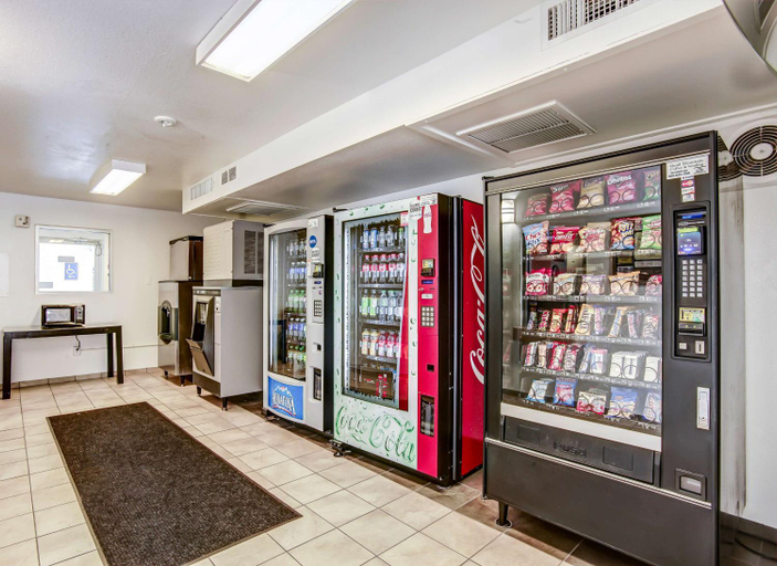 Food & Drinks, Motel 6 Grants Pass, OR, Josephine