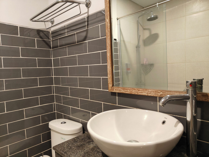 Bathroom 5, Manuver Jimbaran Surf and Stay, Badung