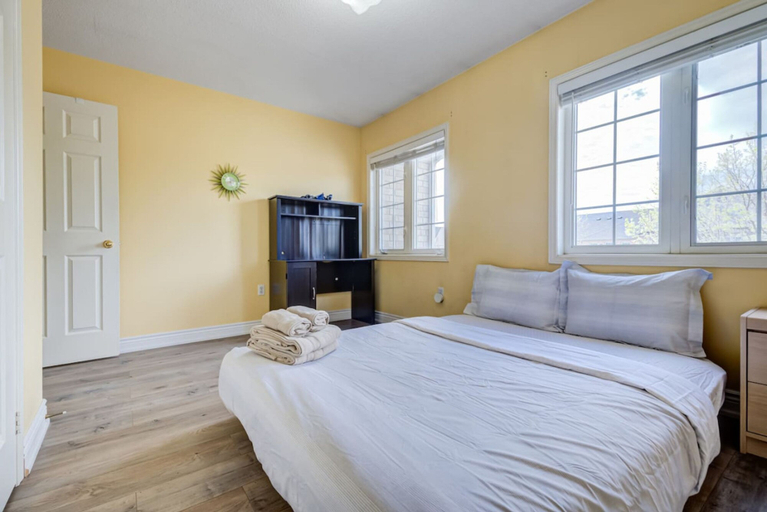 Room 3, Brampton Retreat Quiet 2BR Residential Area, Peel