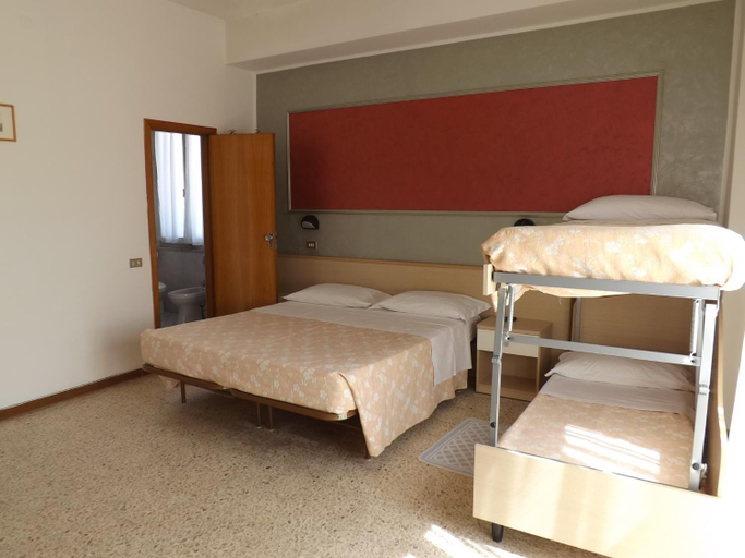 Bedroom 3, Hotel Desiree, Forli' - Cesena