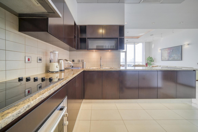 Room 3, Waterfront Sea View Apt w Wow Factor on The Palm, Dubai