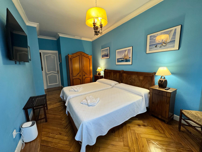 Bedroom 3, Palacio Pampinot, Guipúzcoa