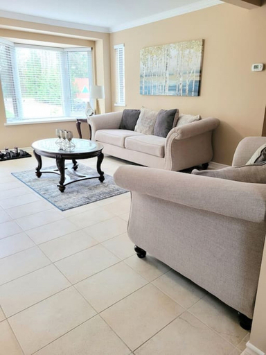 Room 2, Whispering Pines Riverside Getaway, Kawartha Lakes