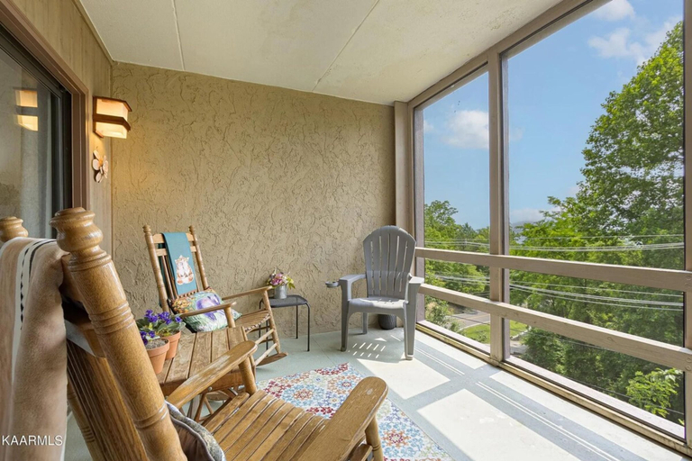 Terrace/patio, 5 Star 3 bd 3ba Serenity Views w Pool Fireplace, Sevier