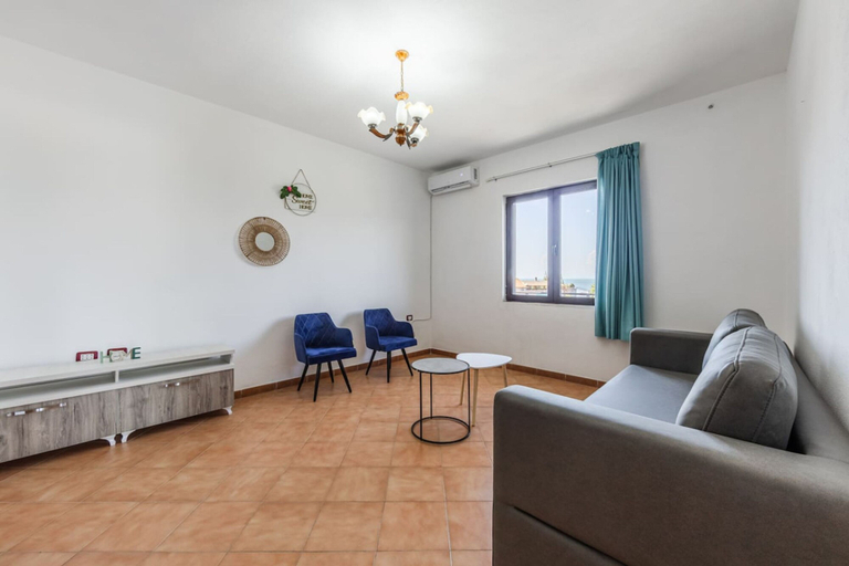 Room 4, Red House 2 in Shkod r, Shkodrës