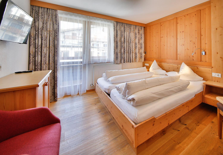 Bedroom 2, Hotel Astoria, Landeck