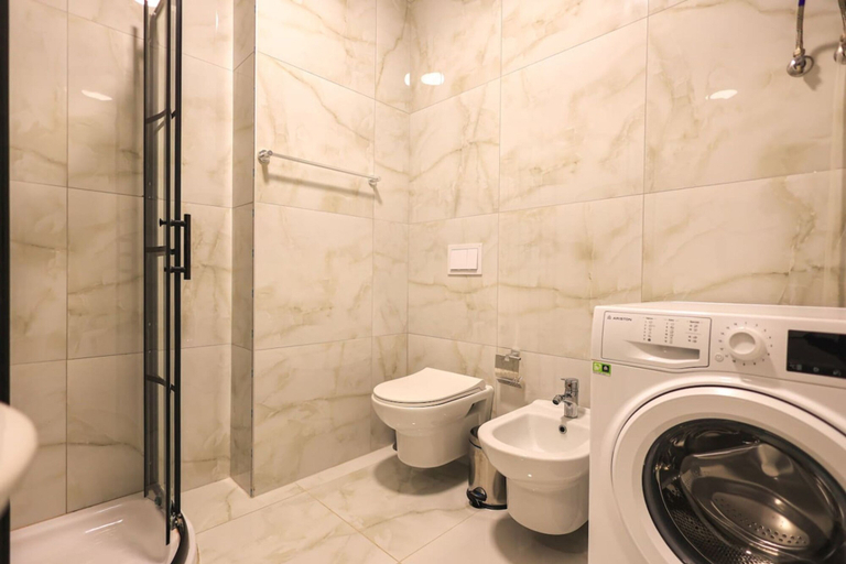 Room 2, Elegant Apartment Large Balcony - Beach Resort, Durrësit