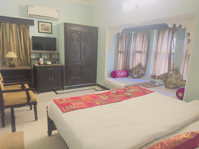 Bedroom 2, Moti Mahal Muroli, Udaipur