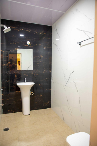 Bathroom 2, PVR Suites, Bangalore