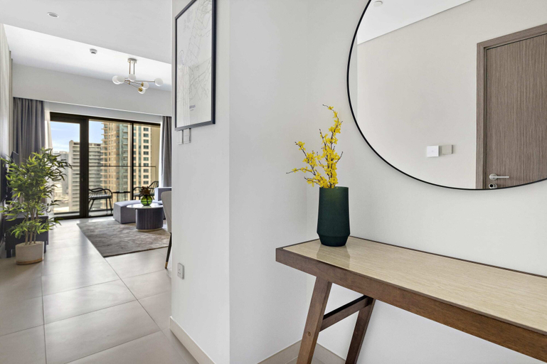 Room 4, Silkhaus Elegant Downtown Premium Tower w Pool, Dubai