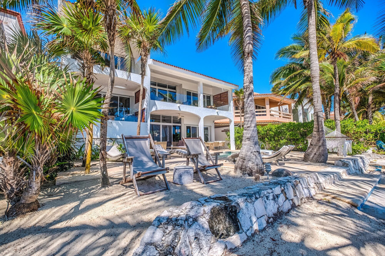 Room 4, Beachfront W Private Staff in Gated Community, Cozumel