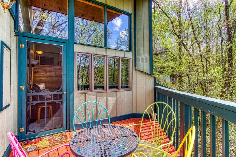 Room 5, Peace Serenity Relaxation in the Smokies, Sevier