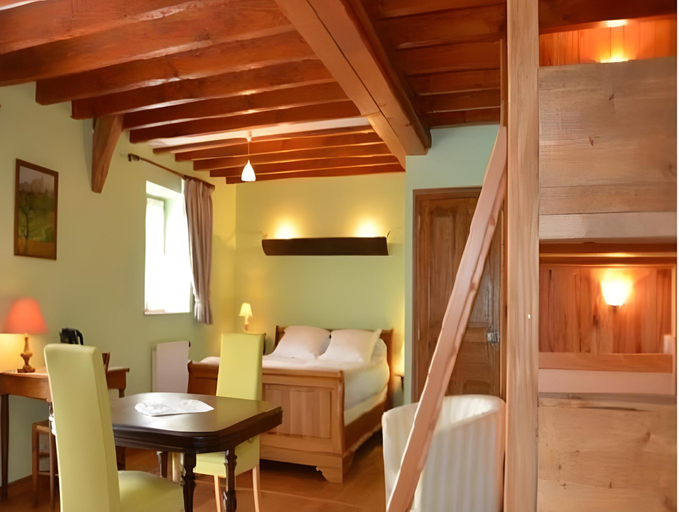 Bedroom 2, Logis Hotel Auberge de la Hulotte, Puy-de-Dôme