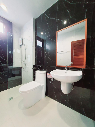 Bathroom 4, SUhotel Suratthani, Muang Surat Thani