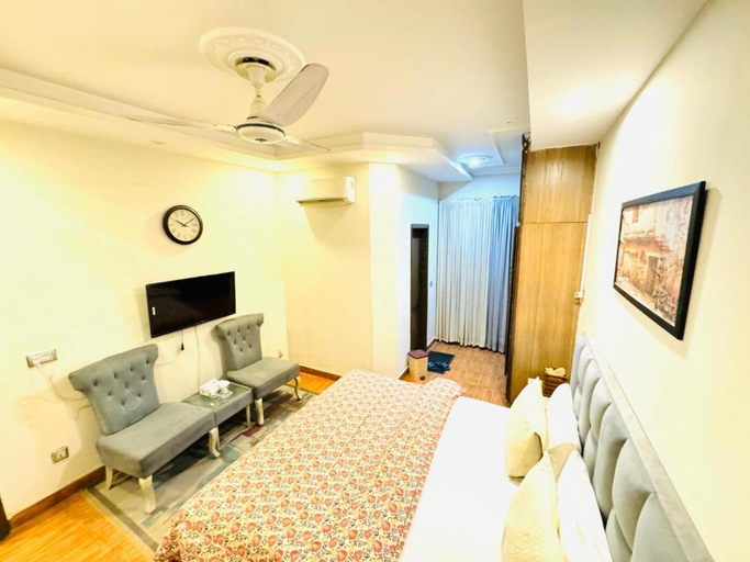 Bedroom 3, Travis Executive Guest House, Islamabad
