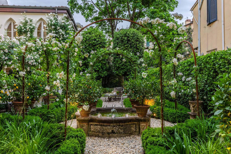 Room 3, Casa Vanny an Apartment With Private Garden, Lucca