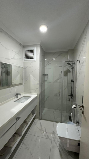 Bathroom 3, THE DECK OTEL, Merkez
