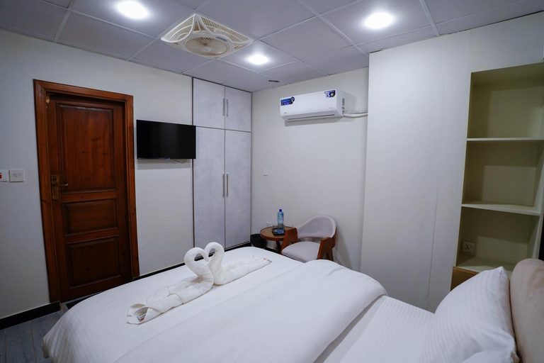 Bedroom 2, Luxvill Hotel, Islamabad
