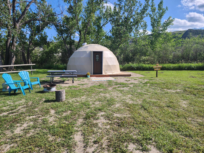 View 5, D2 Dino Dome- 2 Dbl Beds - Pet friendly, Division No. 5