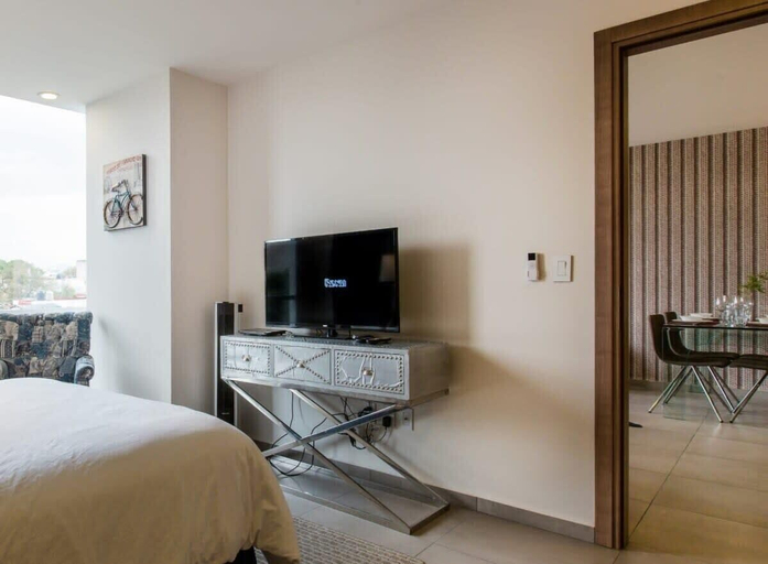 Room 5, The Plaza - Stylish 1 BDR in Carso, Naucalpan de Juárez