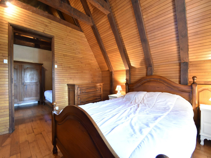 Bedroom 2, Lovely Perigord holiday home in private forest, Dordogne