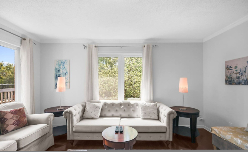 Room 3, Newly Renovated 3BR in Whitby Family-friendly, Durham