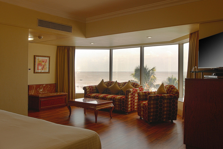Bedroom 5, Ramada Plaza by Wyndham Palm Grove, Mumbai Suburban