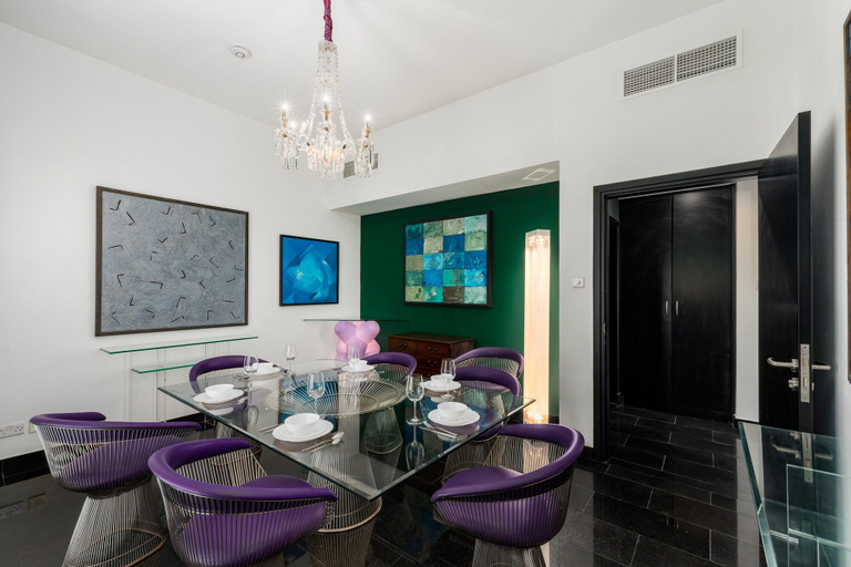 Room 5, Artsy 4BR DIP Villa w Community Pool Gym, Dubai