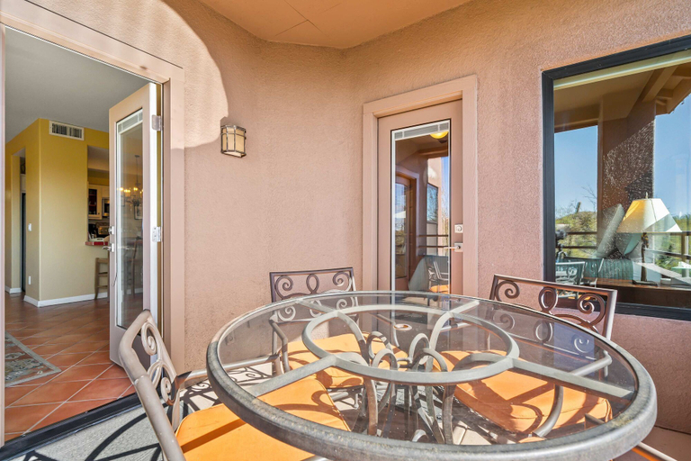 Room 2, Gorgeous Mountain City Views Pools Hot Tubs, Pima