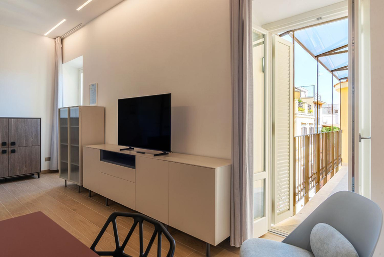 Others 5, JOIVY Cavour 238, Rome