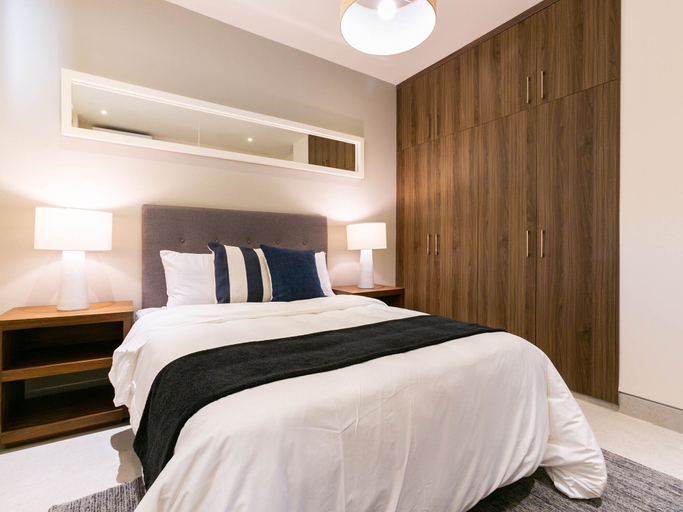 Room 2, Elemental - VV 7402a, La Paz