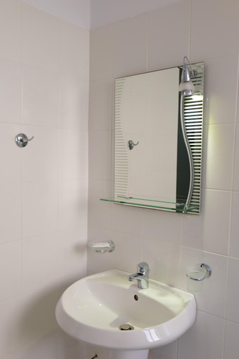Bathroom, Saranda Inn Rooms & Apartments, Sarandës