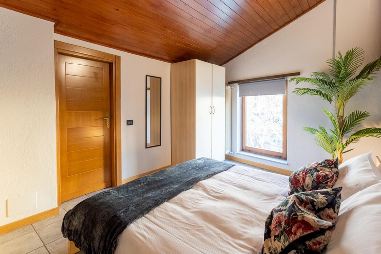 Room 3, Blue Attic Historical Como City Center, Como