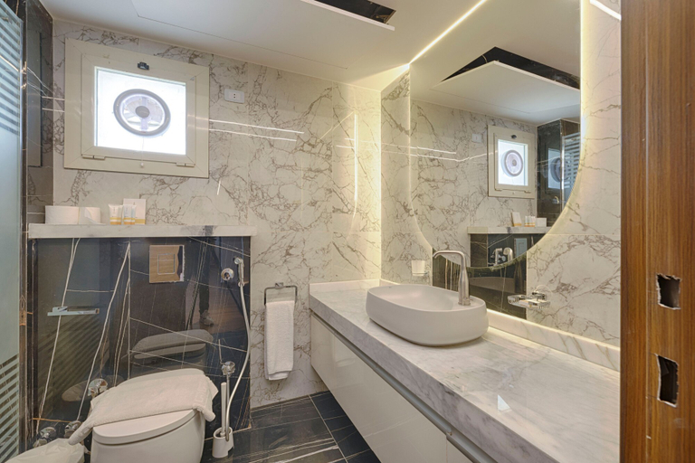 Room 4, Vesta - Luxury Villa - 3BR - CFC II, New Cairo City