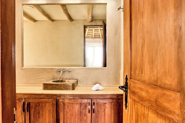Bathroom 4, Villa Romana Boutique Hotel, Contralmirante Villar