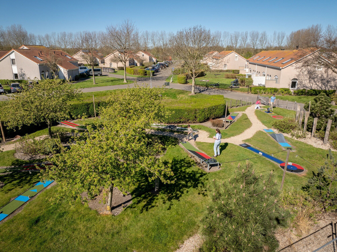 Property grounds 3, Restyled Bungalow With 2 Bathrooms, Near the Beach, Schouwen-Duiveland