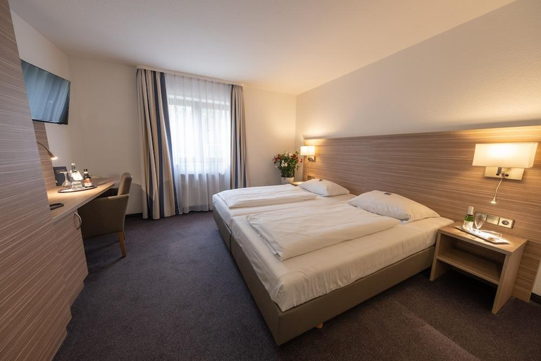 Bedroom 2, Hotel Bär Sinsheim, Rhein-Neckar-Kreis