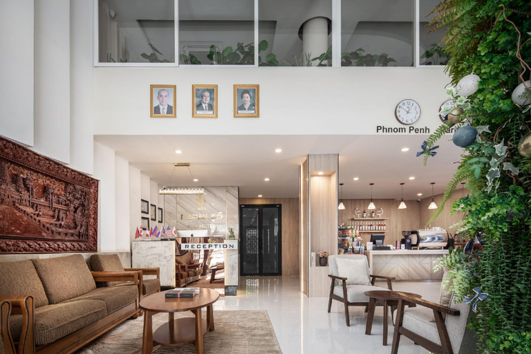 Others 4, Joli Hotel, Ruessei Kaev