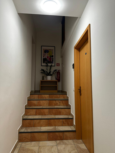 Others 5, Vila Borealis, Komen