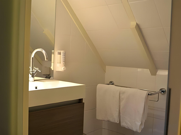 Bathroom 4, Fletcher Hotel Het Veluwse Bos, Apeldoorn