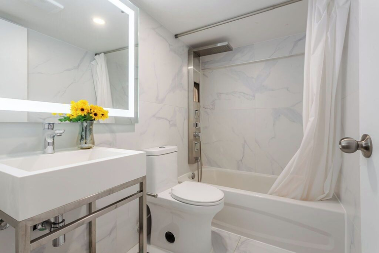 Bathroom 4, Olympia Hotel By Lodgo, Montréal