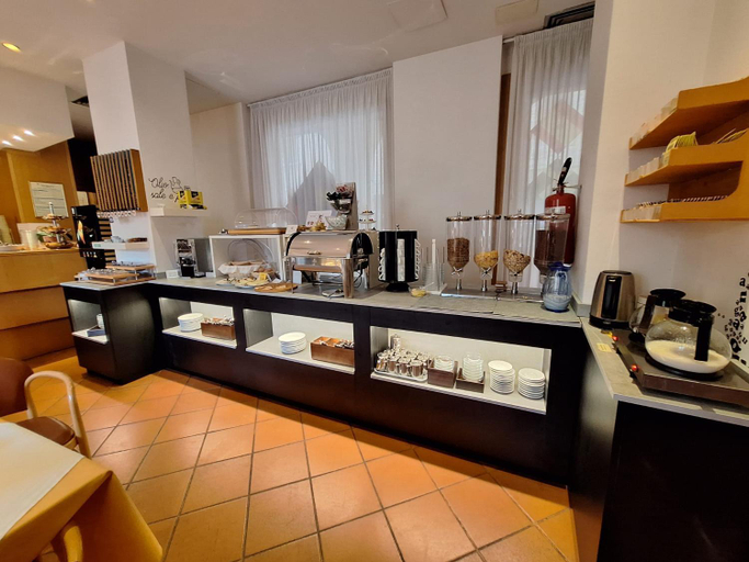 Food & Drinks 5, Albergo Italia, Pesaro E Urbino