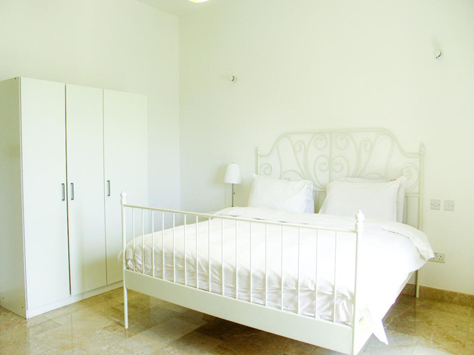 Room 4, Spacious Apartment Retreat, Quriyat