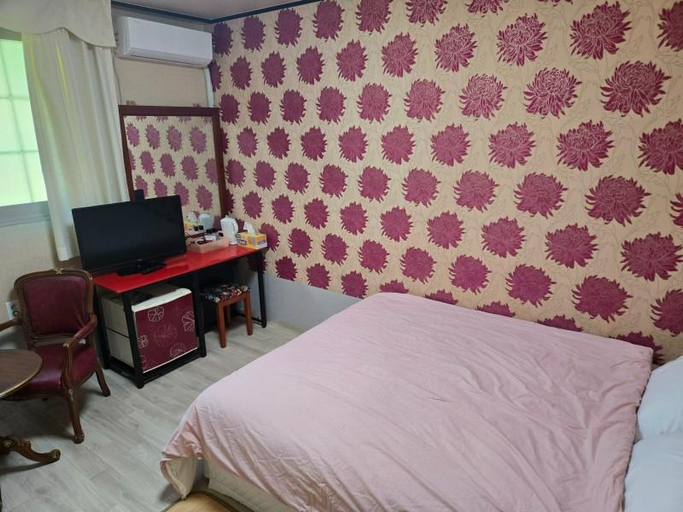 Bedroom 2, Jeongdongjin Sanseong Pensiontel, Gangneung