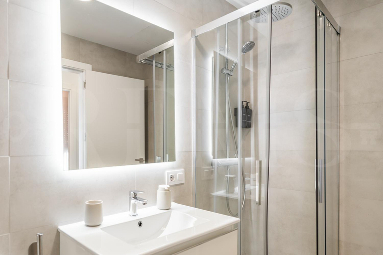 Bathroom 3, Spacious apartment & private terrace by REMS, Málaga