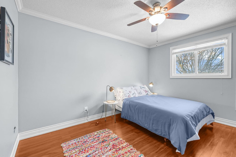 Room 2, Stylish 3BR Whitby Home in Prime Location, Durham